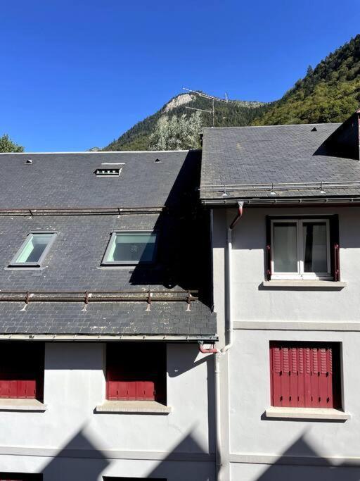 A 50M Du Centre & Des Telecabines, Nid Douillet Cauterets Exterior foto